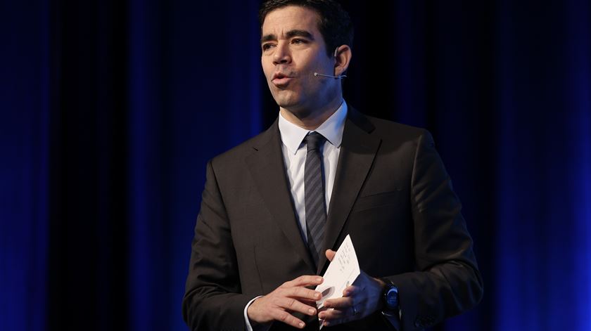 Leitão Amaro manifesta confiança profunda na administração da RTP