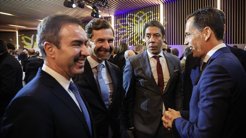 Financiamento e apostas dominam reunião "construtiva" entre Proença e "G4"