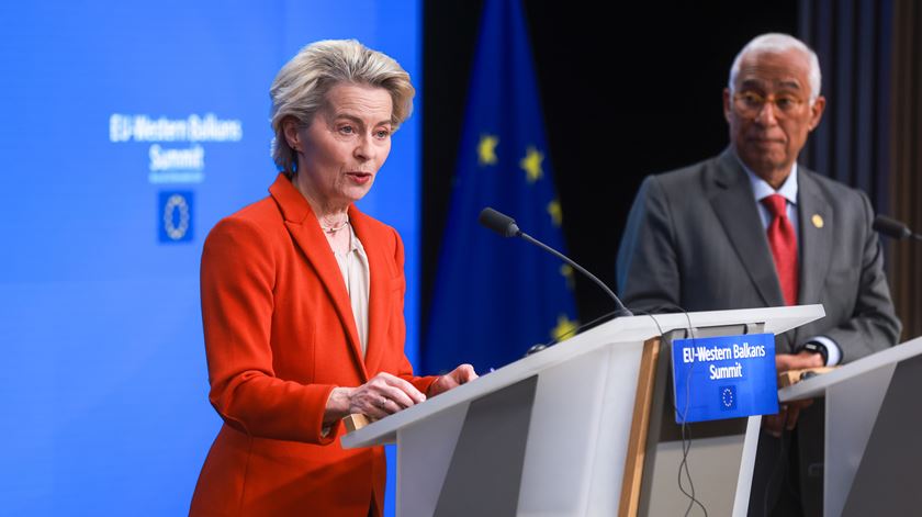 Von der Leyen defende alargamento em vez da "porta aberta
