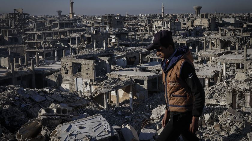 Pelo menos cinco mortos em ataque israelita no sul da Síria