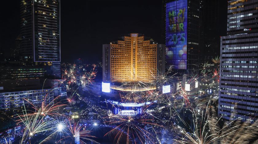 Celebrações de ano novo em Jacarta, Indonésia Foto: Mast Irham/EPA