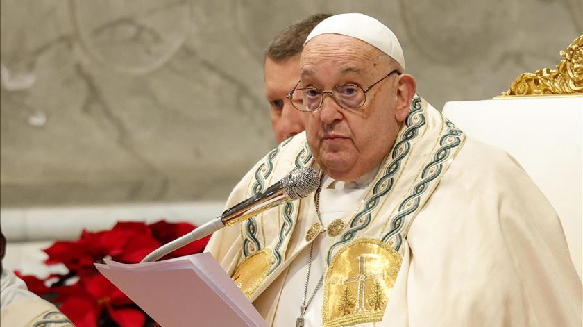 Papa lamenta os preconceitos e a marginalização dos ciganos