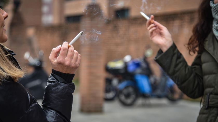 França aperta regras anti-tabaco. E Portugal?