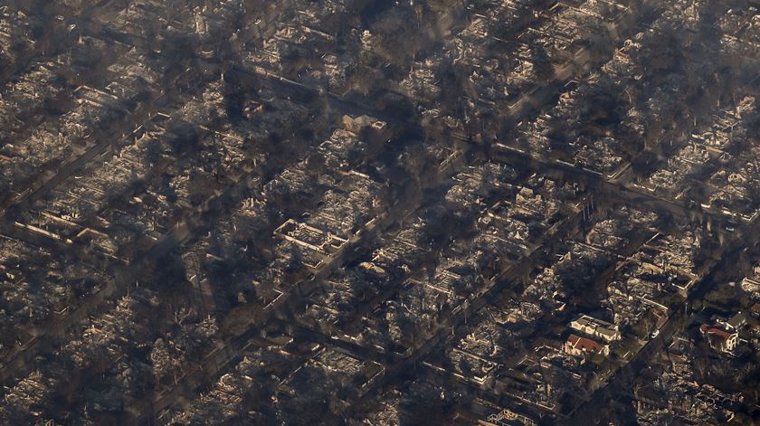 Português lança música para angariar fundos de apoio a vítimas dos fogos em LA