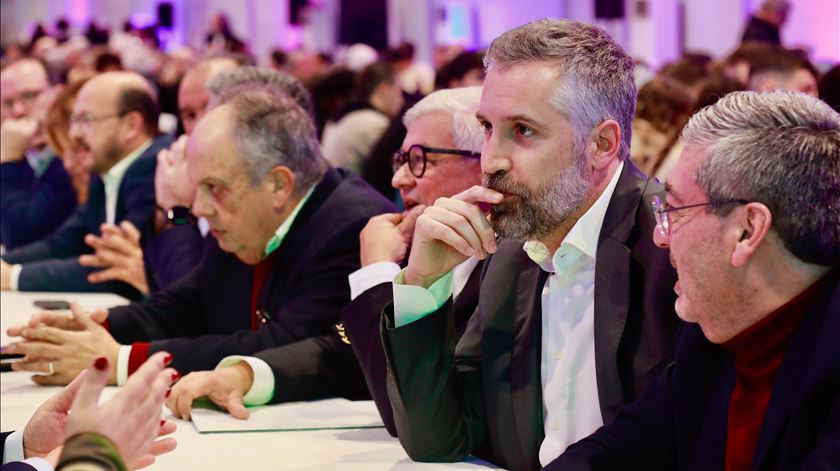 Pedro Nuno Santos acusa Governo de "desrespeito gritante" pelo interior