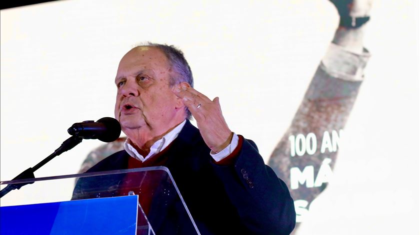 João Soares acusa PS de "bullying" a Seguro e declara apoio para presidenciais