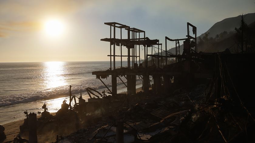 Wildfires continue to rage through Los Angeles area. Foto: Allison Dinner/EPA