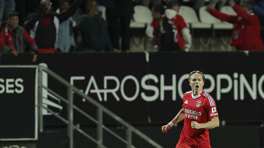 Há uma nova estrela no Benfica. Schjelderup dá o mote para a reviravolta no São Luís