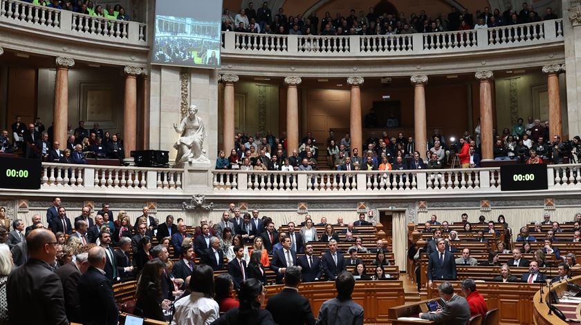 Conselhos Nacionais do PSD e CDS-PP reúnem-se hoje para avançar na escolha de deputados