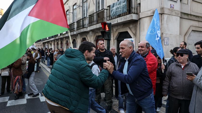 Manifestação nacional `Todos Juntos pela Paz! É urgente pôr fim à guerra!`. Foto: Manuel De Almeida/Lusa