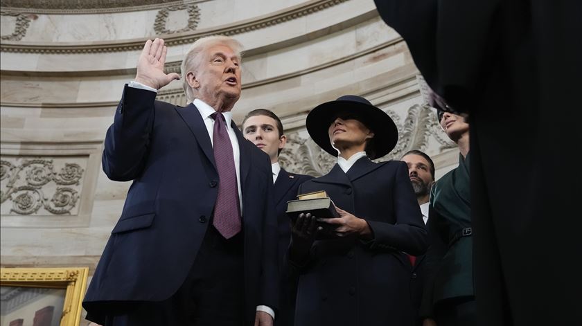 "Pensei que era um médico". Trump apaga imagem de si próprio como Jesus Cristo e culpa jornalistas