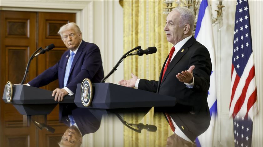 Hamas acusa Trump de ser racista ao querer deportação de palestinianos Hamas acusa Trump de ser racista ao querer deportação de palestinianos