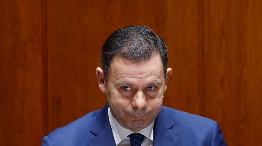 Sondagem das Sondagens. AD descola do PS depois da queda do Governo