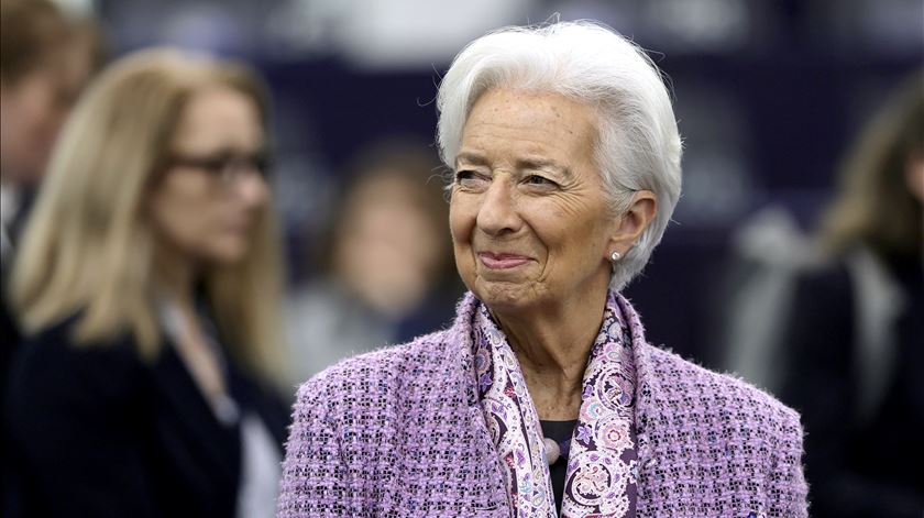 BCE anuncia nova descida nas taxas de juro para 2,5%