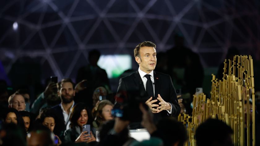 Macron em Portugal. Aquisição de armamento, segurança e defesa serão temas em destaque