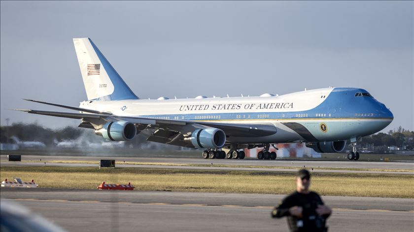 Boeing do Catar voa para a Casa Branca. EUA aceitam presente de 400 milhões
