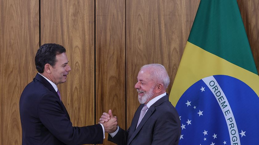 Governos de Portugal e Brasil assinam 19 acordos bilaterais em Brasília