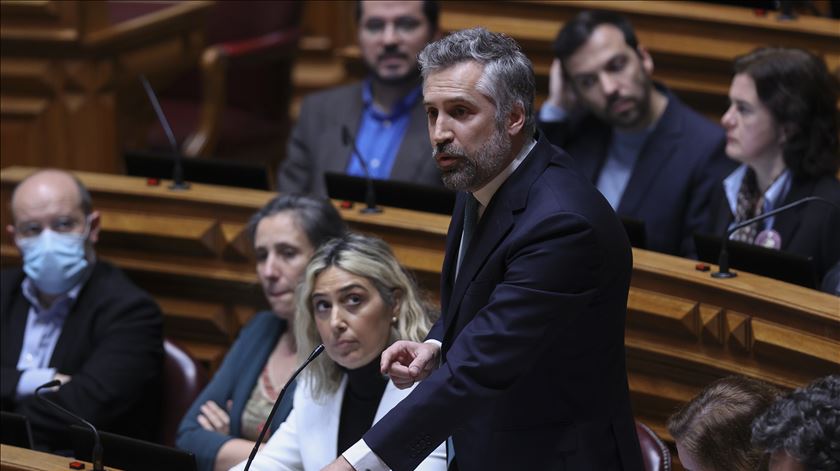 Pedro Nuno Santos diz que ministra da Saúde culpa "tudo e todos pelos seus problemas"