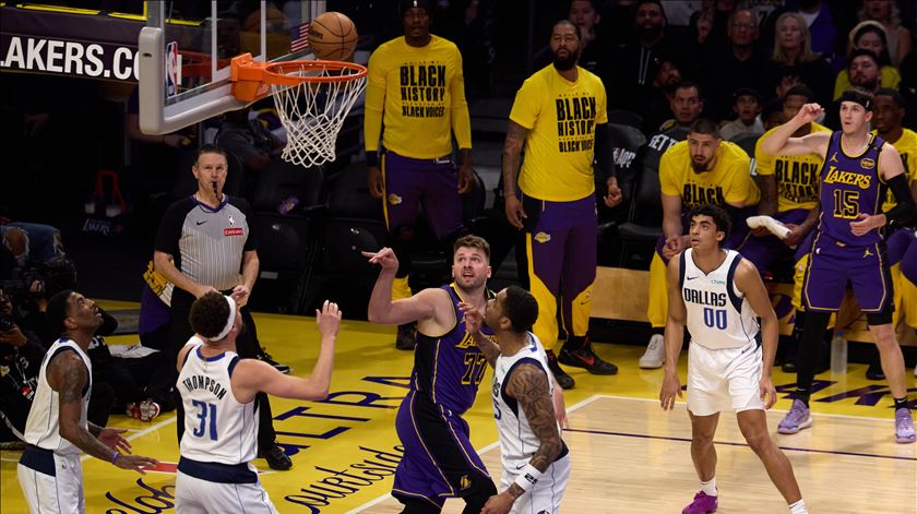 É isto que estão a perder, amigos: Doncic reencontrou os Mavericks e assinou um triplo-duplo