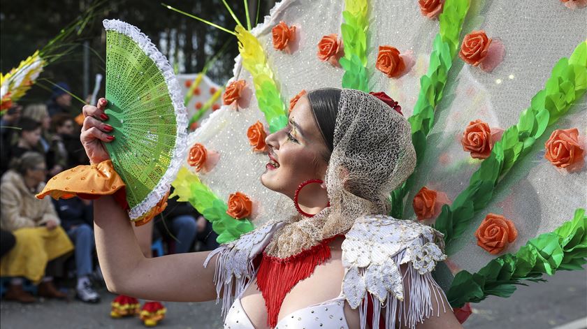 Chuva e tempestades estragam o Carnaval. Onde já foi cancelado ou adiado?