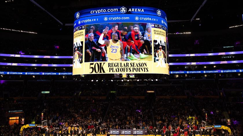 LeBron James é o primeiro jogador de sempre a chegar aos 50 mil pontos na NBA LeBron James é o primeiro jogador de sempre a chegar aos 50 mil pontos na NBA
