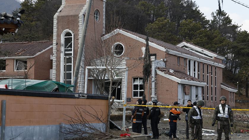 Bombardeamento acidental da Força Aérea sul coreana faz quinze feridos em zona residencial
