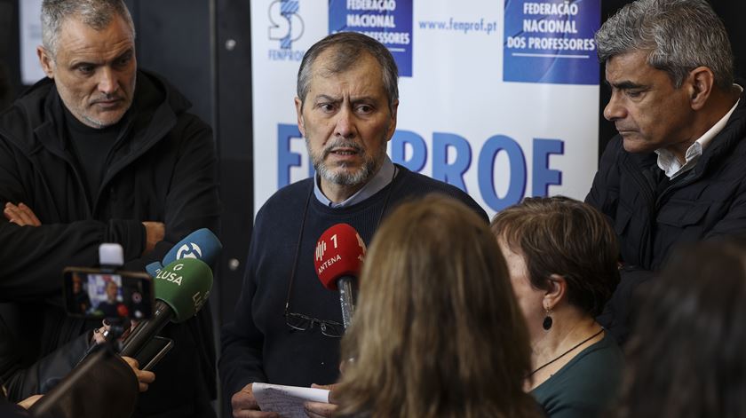 Fenprof exige concurso de professores lançado ainda por este Governo