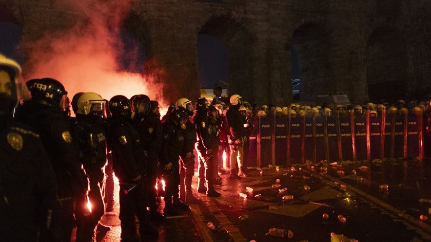 Mais de 40 pessoas detidas por insultarem presidente da Turquia em protesto