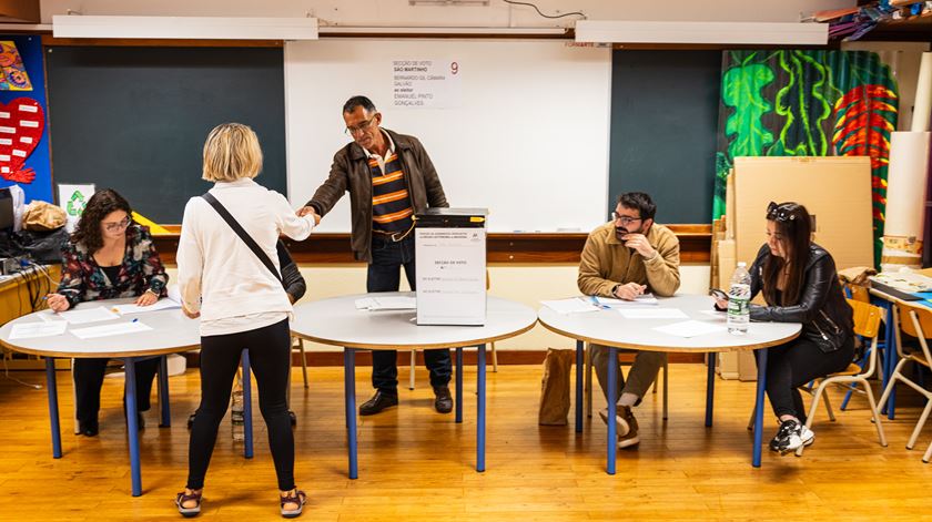 Apesar de "aborrecidos" com tantas eleições, os madeirenses estão a votar este domingo