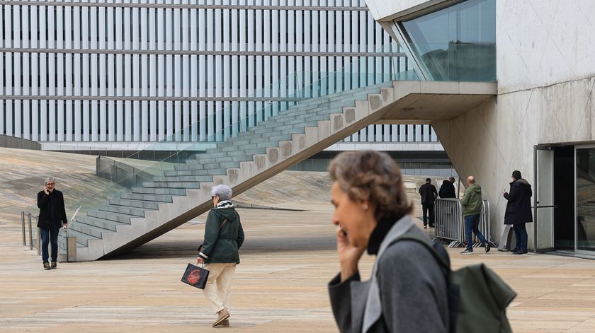 Aprender uma nova língua pode atrasar o envelhecimento do cérebro