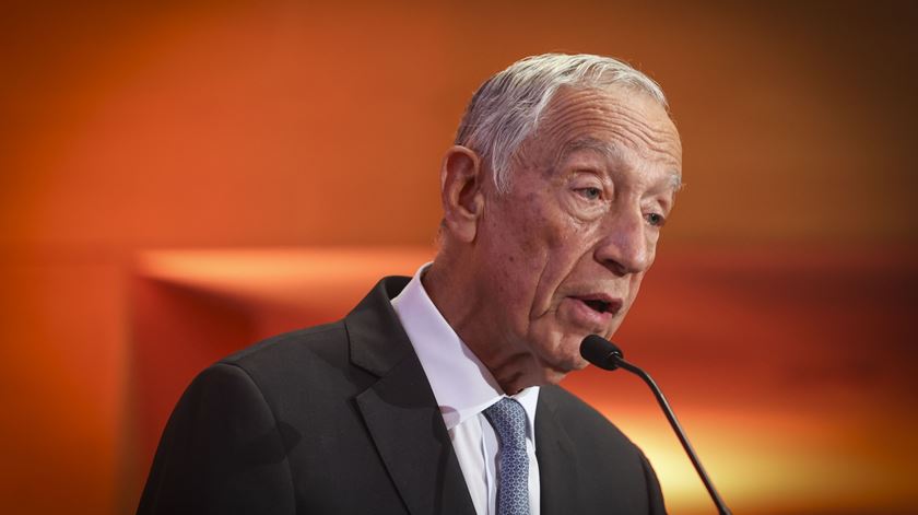 Marcelo admite "desgaste" da ministra da Saúde