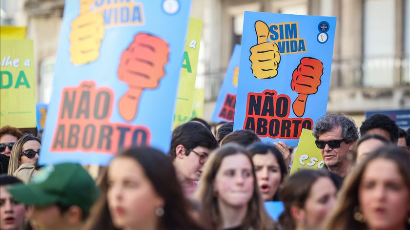 “Vale a pena lutar pelos ainda não nascidos e os doentes": Centenas de pessoas marcam presença na Caminhada Pela Vida