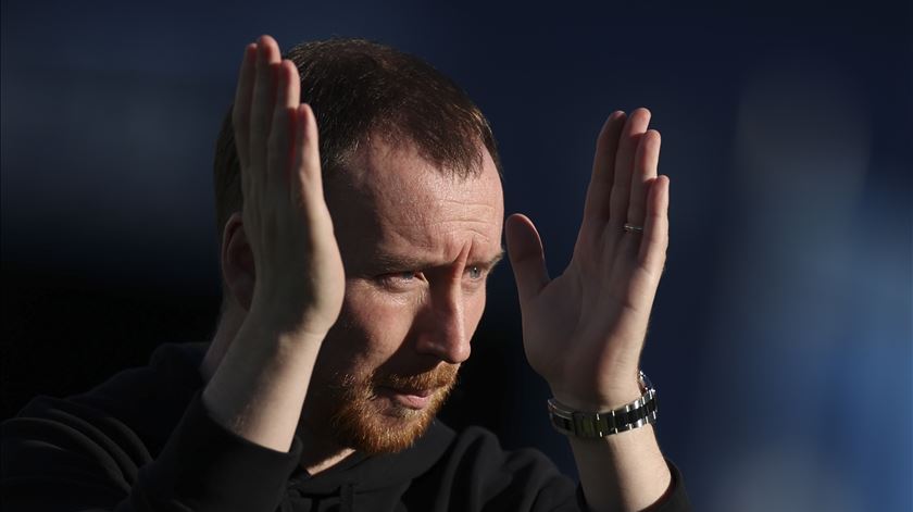 Cathro: "Antes de pensar no Sporting, temos de ganhar uma luta contra nós próprios"