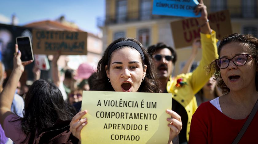 Manifestação `Violação Não se Filma, Condena-se`. Foto: Filipe Amorim/Lusa