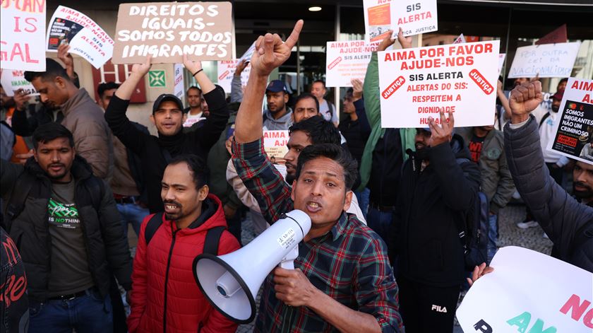 Peritos pedem revisão da proposta de lei sobre retorno de estrangeiros