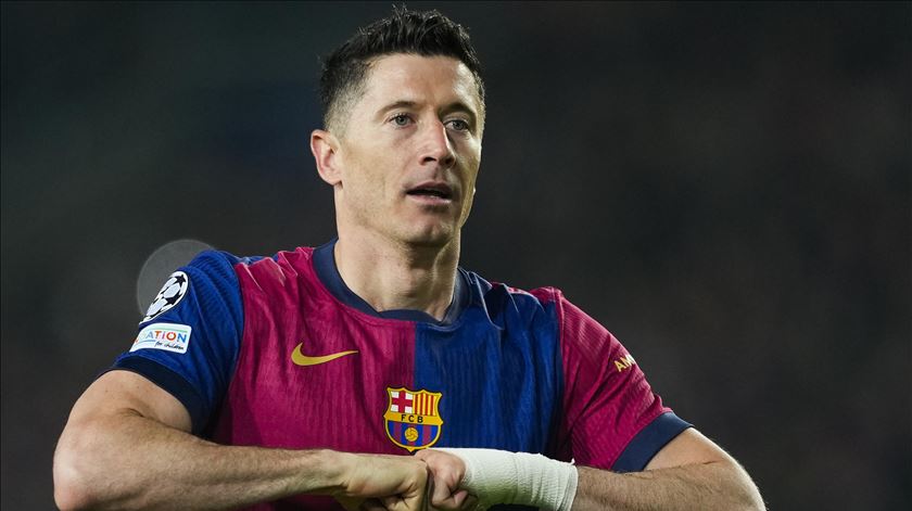 Barcelona goleia Dortmund com bis do "ex" e tem pé e meio nas "meias" Barcelona goleia Dortmund com bis do "ex" e tem pé e meio nas "meias"