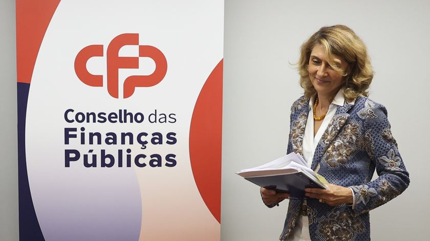 Nazaré Costa Cabral acusa Ministro das Finanças de fazer declarações injustas e "ofensivas"
