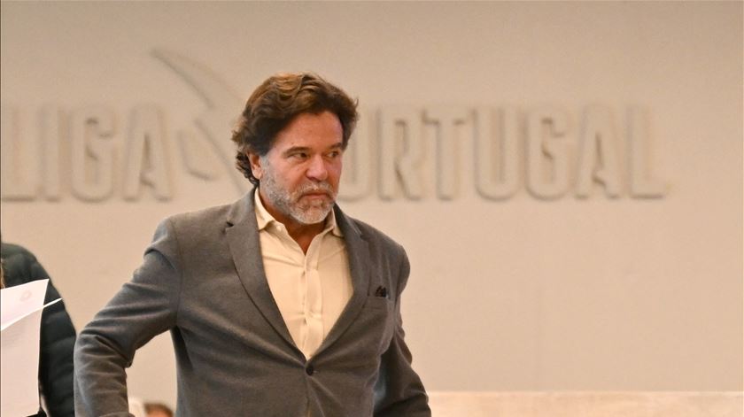 Estrela "não soube" antecipadamente a nomeação de árbitros e pondera levar Duarte Gomes a tribunal