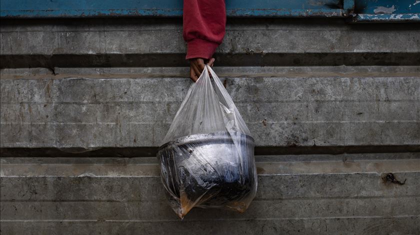 OMS envia 106 toneladas de ajuda humanitária para Gaza por via marítima