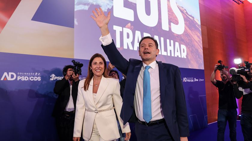 AD quer aumentar salário mínimo para 1.100 euros em 2029
