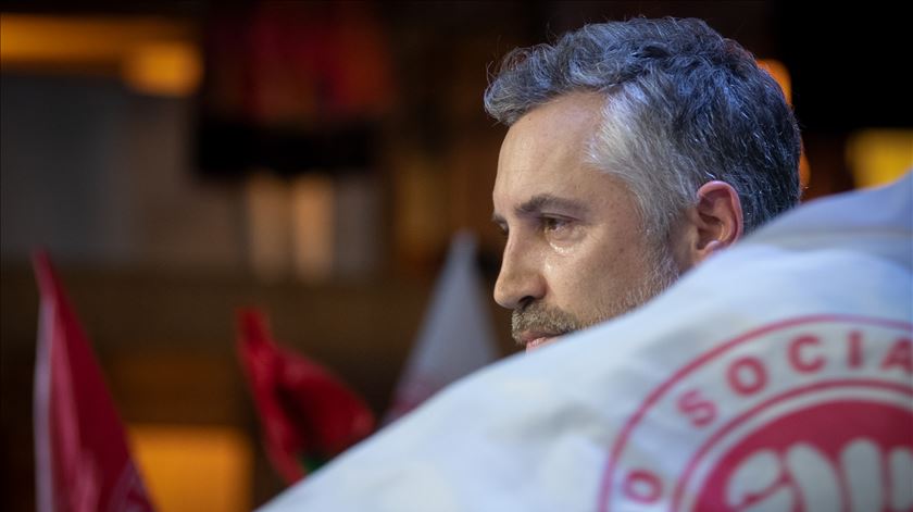 “Os meus pais sempre me ajudaram". Pedro Nuno Santos explica compra de imóveis