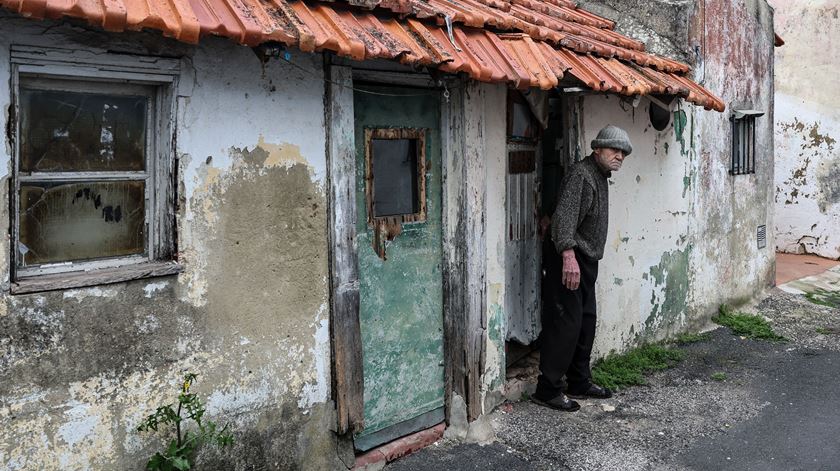 Riqueza de 1% do mundo podia acabar com pobreza durante 22 anos