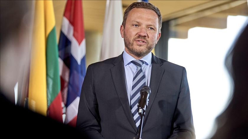 Estónia avisa que vai abater aeronaves russas que atravessem espaço aéreo