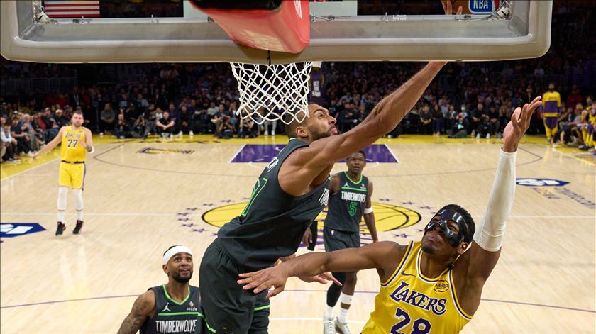 Lakers eliminados na primeira ronda do play-off pelo segundo ano seguido