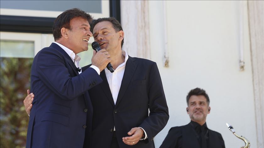 Tony Carreira faz dueto com Montenegro: "Partidos esquecem-se que aquilo que fica no tempo é a cultura"