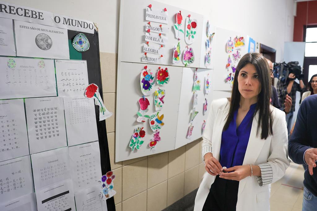 BE alerta para “ameaças da direita” à escola pública