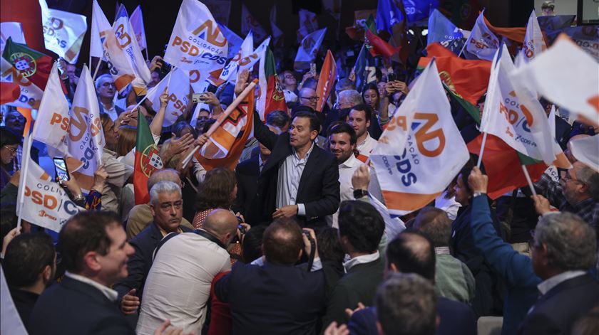 Na campanha da AD fala-se em maioria absoluta, mas para já Montenegro pede apenas "maioria maior"