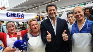 Ventura aproveita Passos para dizer a Montenegro: "Cópia perde para o original"