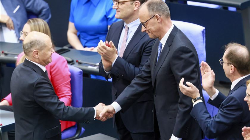 Friedrich Merz confirmado como chanceler da Alemanha à segunda votação