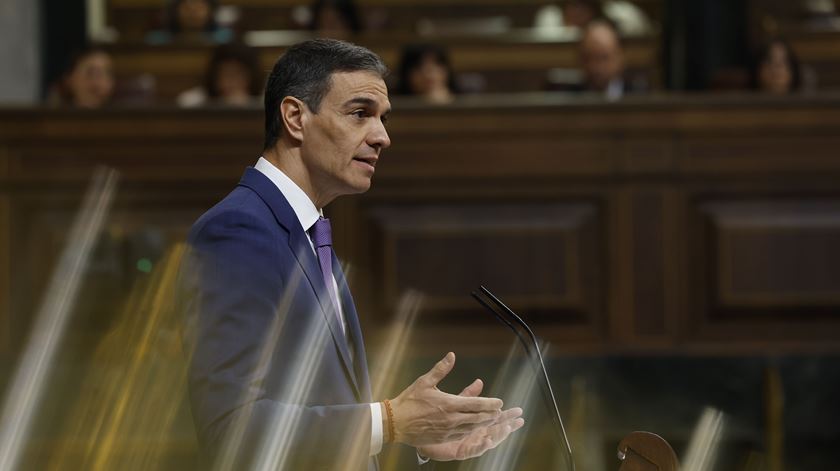 Polícia espanhola faz diligências na sede do PSOE para investigar alegações de corrupção